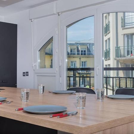 Lovely Apartment Close To A Big Shopping Mall 세리스 외부 사진