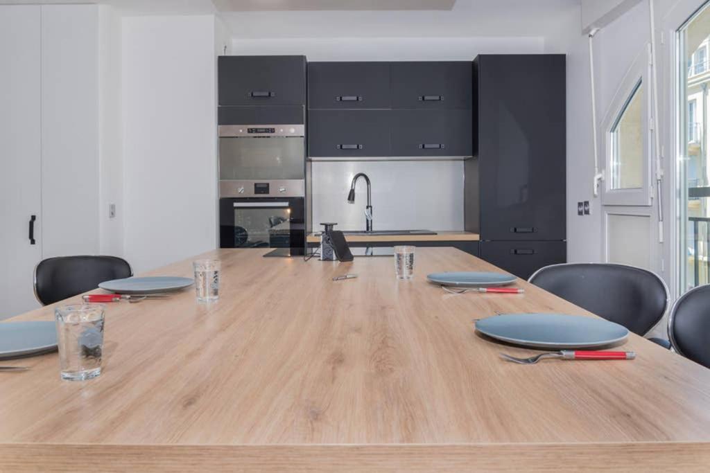 Lovely Apartment Close To A Big Shopping Mall 세리스 외부 사진
