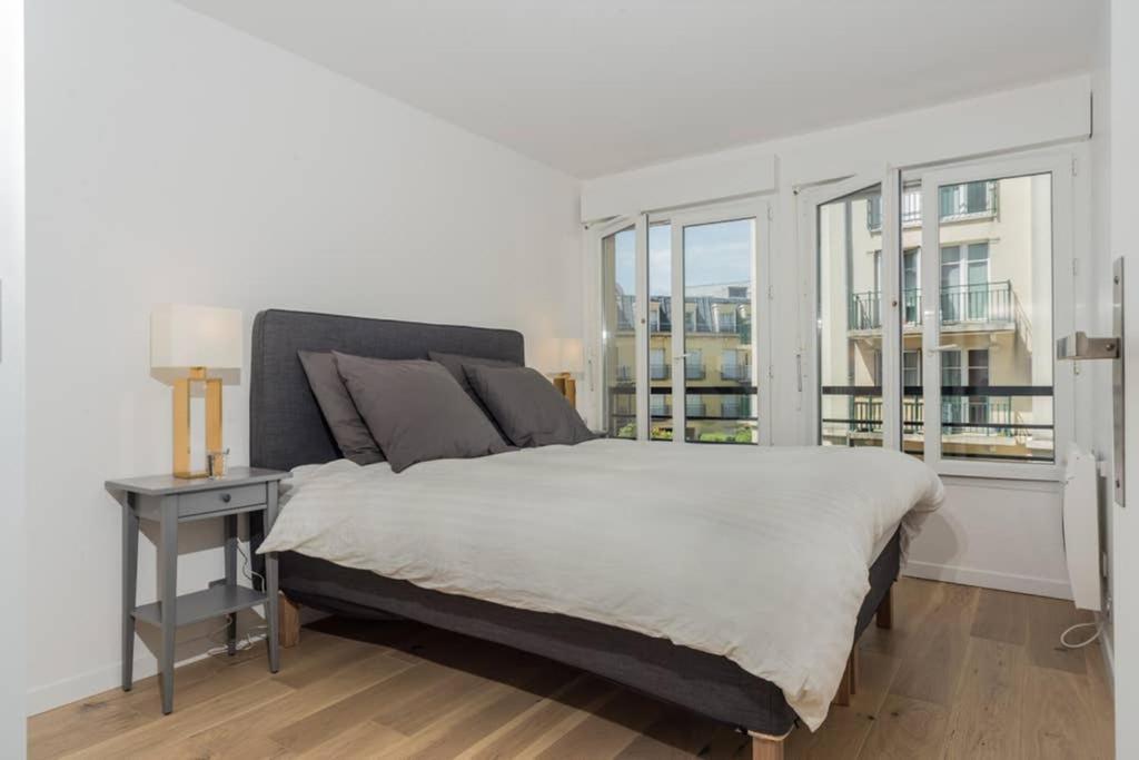 Lovely Apartment Close To A Big Shopping Mall 세리스 외부 사진